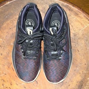 Adidas tennis shoes. Mens size 8